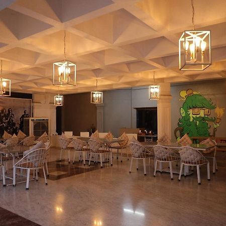 Hotel Fort28 Нагпур Екстериор снимка