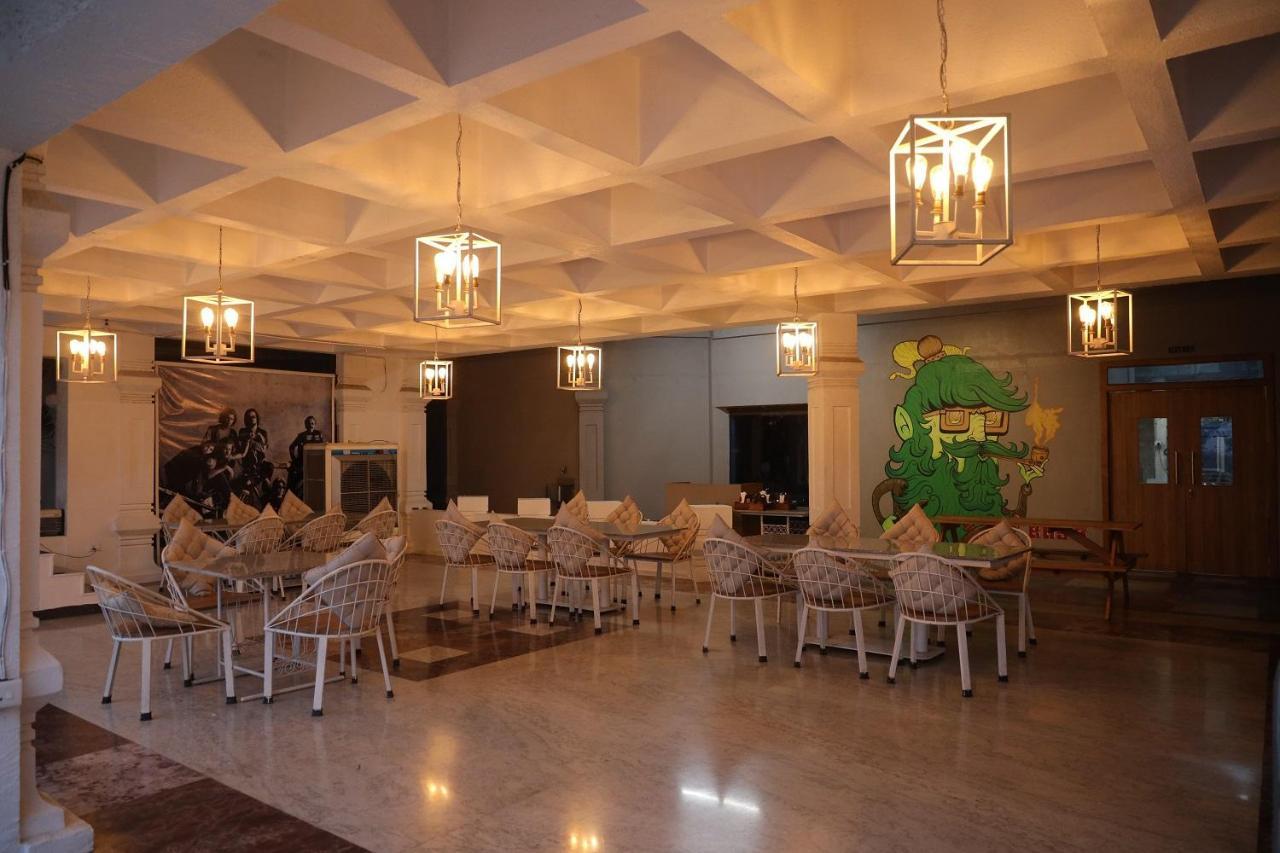 Hotel Fort28 Нагпур Екстериор снимка