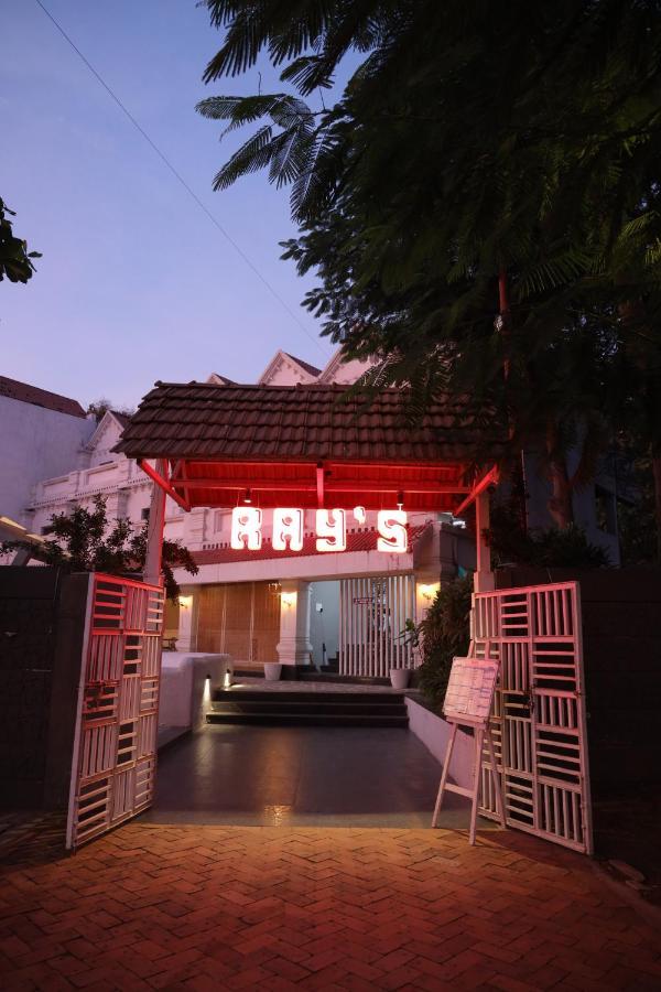 Hotel Fort28 Нагпур Екстериор снимка